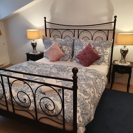 Karmelita Boutique Apartman Sopron Extérieur photo
