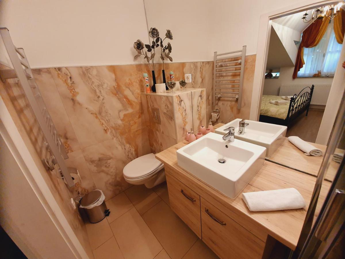 Karmelita Boutique Apartman Sopron Extérieur photo