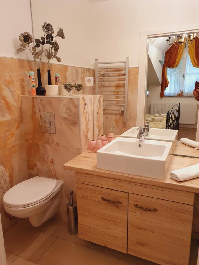 Karmelita Boutique Apartman Sopron Extérieur photo