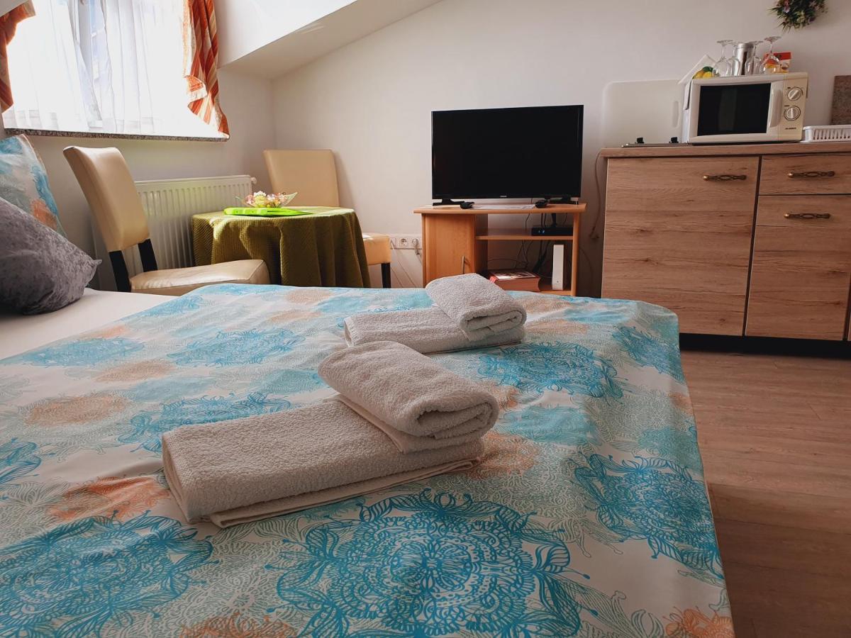 Karmelita Boutique Apartman Sopron Extérieur photo