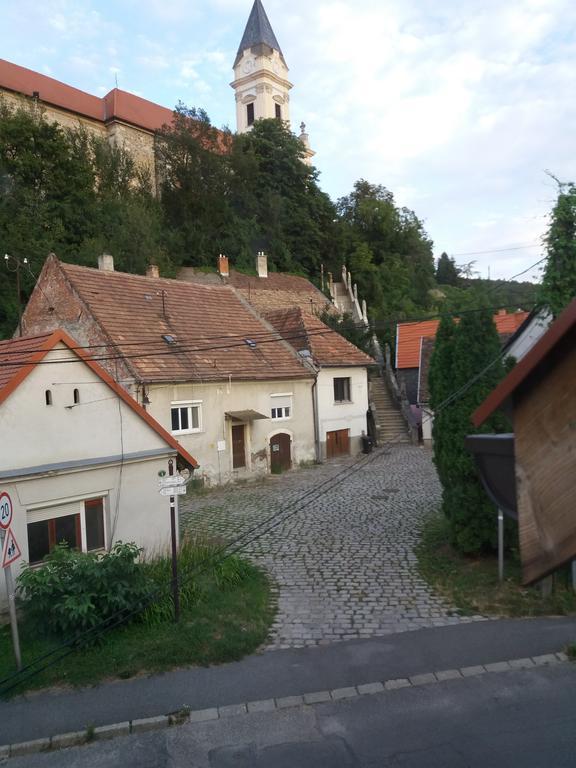 Karmelita Boutique Apartman Sopron Extérieur photo