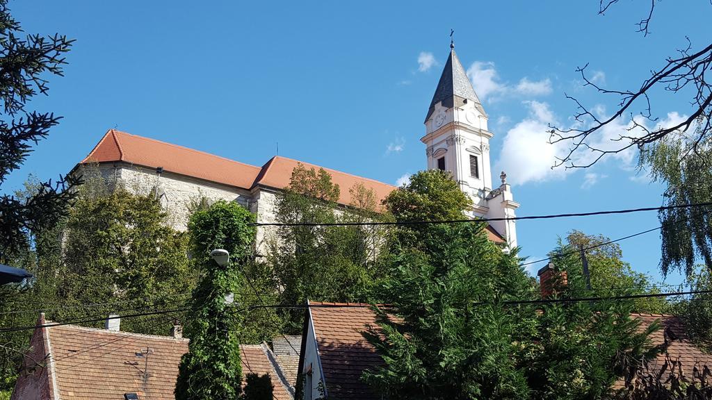 Karmelita Boutique Apartman Sopron Extérieur photo