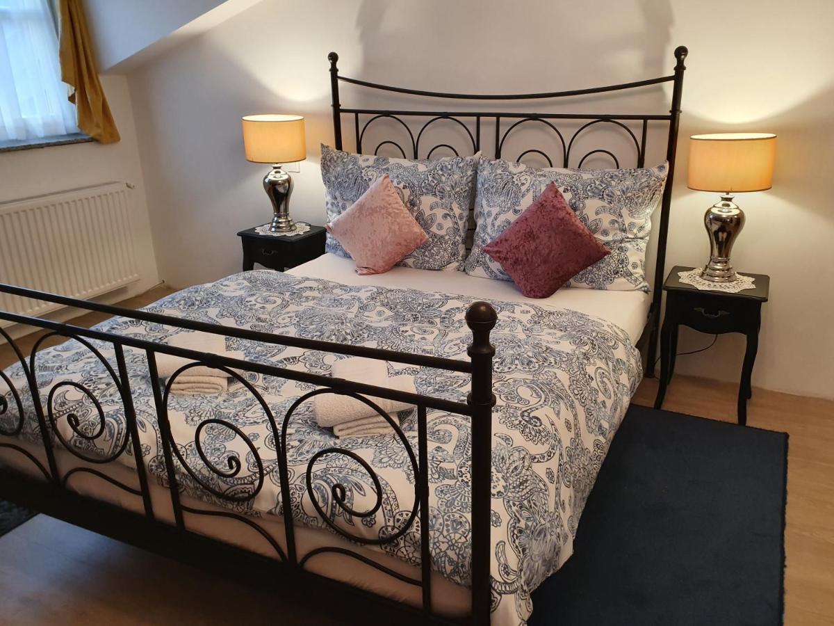 Karmelita Boutique Apartman Sopron Extérieur photo