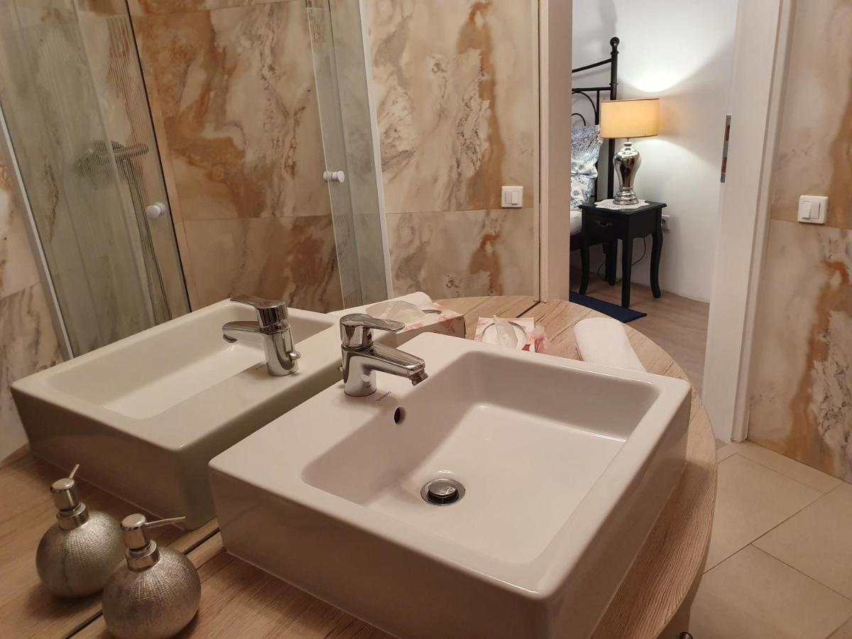 Karmelita Boutique Apartman Sopron Extérieur photo
