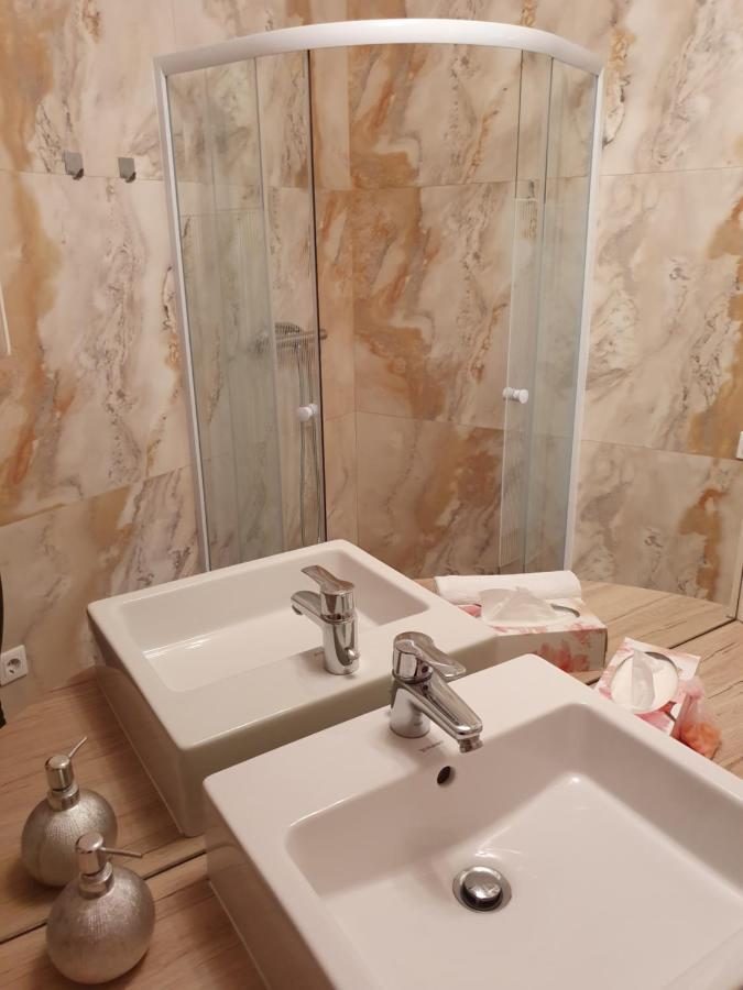 Karmelita Boutique Apartman Sopron Extérieur photo